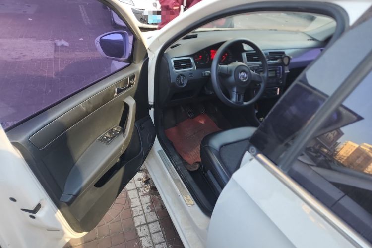 Used Volkswagen Santana 2015 1.6L Manual Comfort Edition
