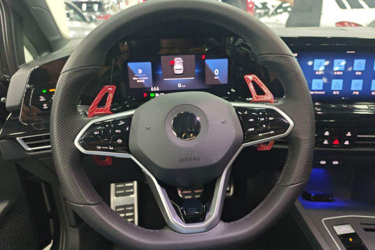 Used Volkswagen Golf 2023 Facelift 280TSI DSG R-Line Lite Steering Wheel