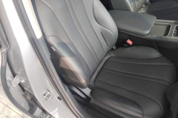 Used Roewe D7 2025 DMH 125km World Champion Excellence Edition Right Front Seat