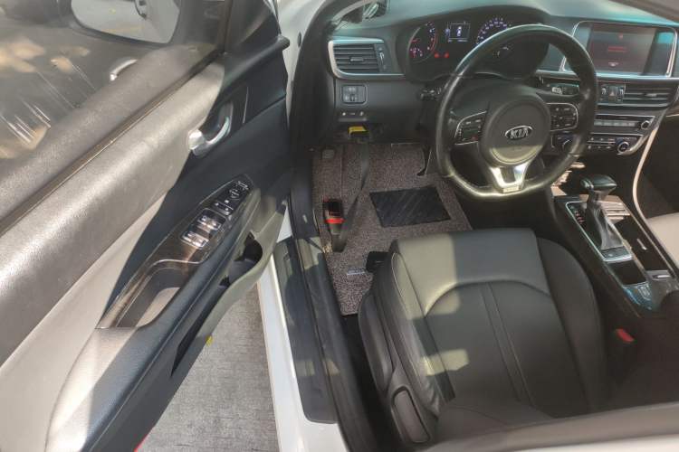 Used Kia K5 2016 1.6T Automatic LUX
