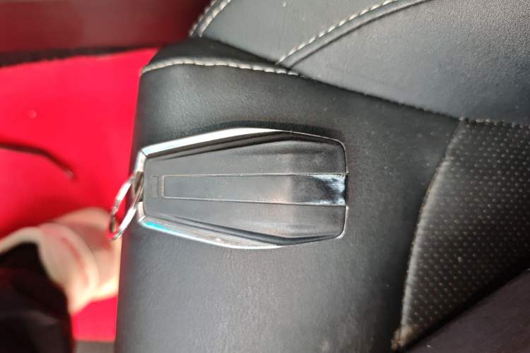 Used Geely Auto Emgrand 2019 Leading Edition 1.5L Manual Luxury Model China VI Standard Vehicle Key