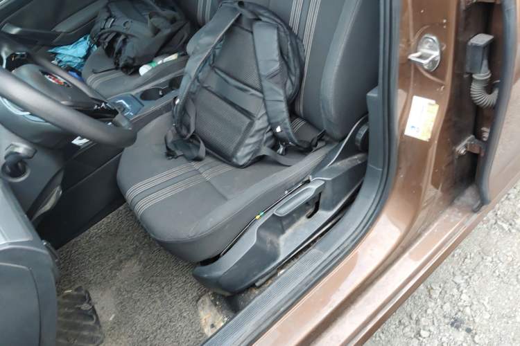 Used Volkswagen Lamando 2015 230TSI DSG Fashion Edition Left Front Seat