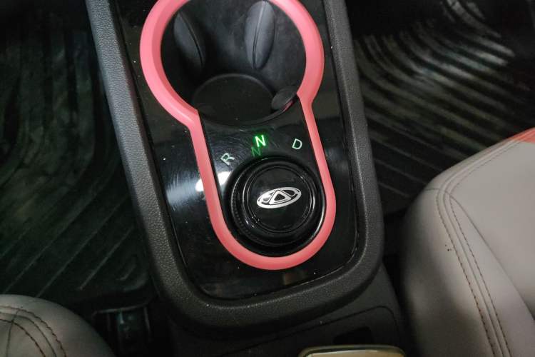 Used Chery QQ Little Ant 2024 Revised Version Youth Edition 251 km True Love Edition 25.05 kWh Gear Lever