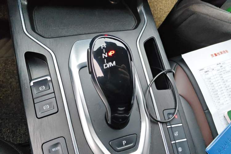 Used Wey VV5 2021 1.5T Two-Wheel Drive Smart Pioneer Gear Lever