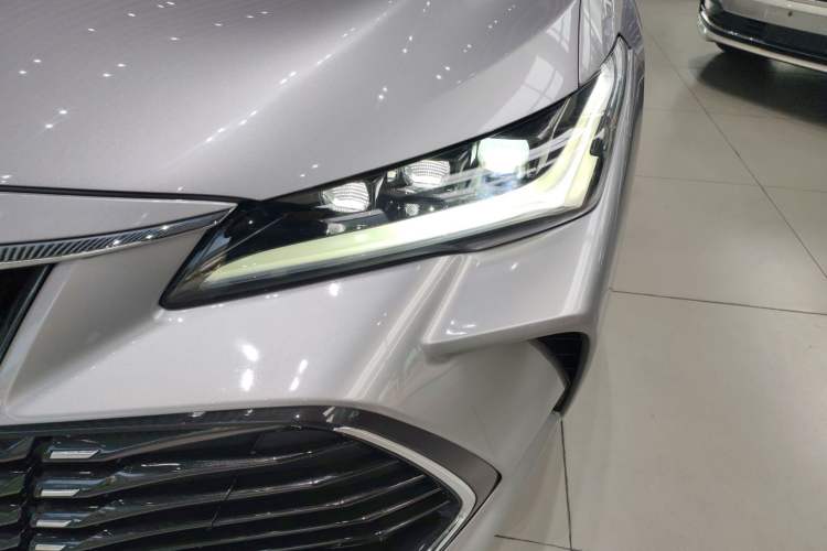 Used Toyota Avalon 2022 Dual-Engine 2.5L Luxury Edition
