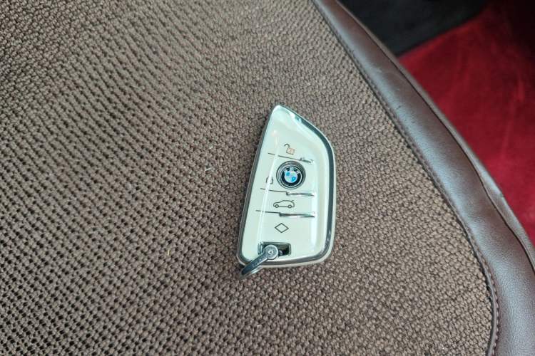 Used BMW 5 Series 2014 528Li Luxury Design Package
