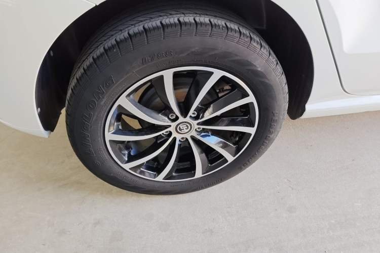 Used Volkswagen Polo 2016 1.6L Automatic Comfort Model Exterior 1