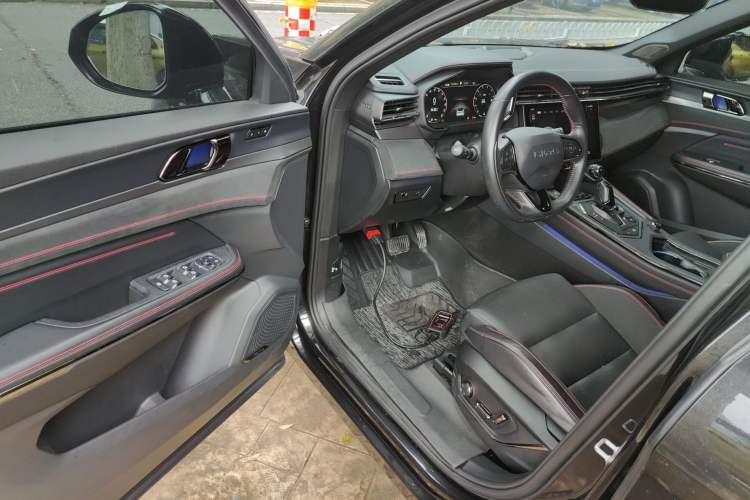 Used Lynk & Co 05 2022 2.0TD Four-Wheel Drive Dynamic Halo Driver Seat