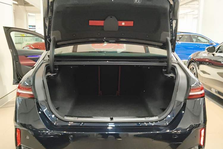 Used BMW 5 Series 2024 530i Leading Model M Sport Package