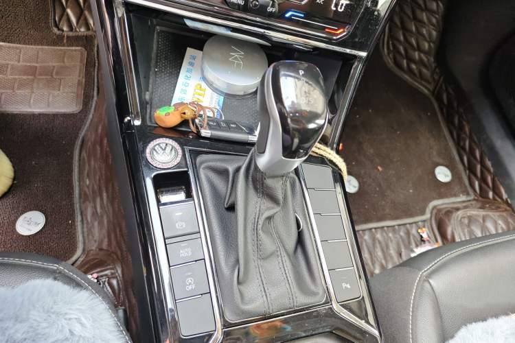 Used Volkswagen Passat 2022 330TSI Elite Edition Gear Lever