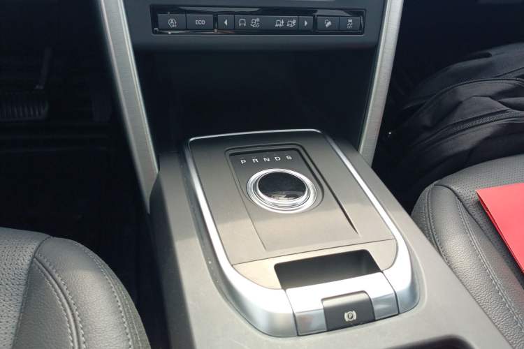 Used Land Rover Discovery Sport 2019 240 PS SE Version China VI Standard Gear Lever
