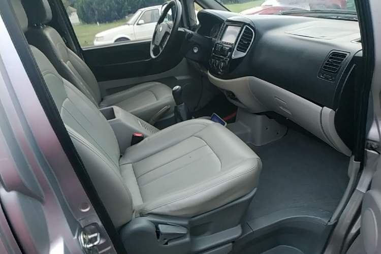 Used FORTHING Lingzhi 2016 M3 1.6L 7-Seater Luxury Model China V Standard
