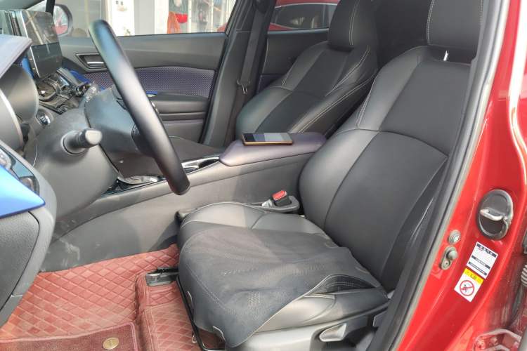 Used Toyota C-HR 2018 2.0L Leading with Sunroof China VI Standard