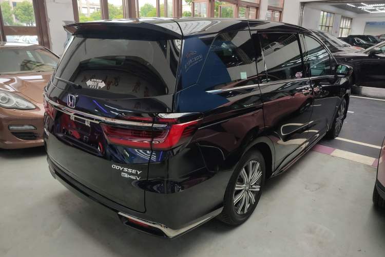 Used Honda Odyssey 2022 2.0L eHEV Sharp Enjoyment Edition Rear Right 45 Deg