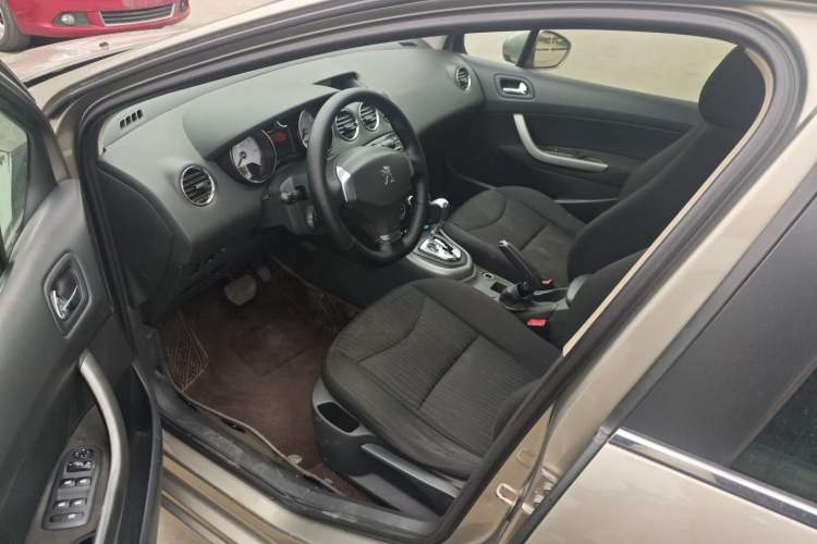 Used Peugeot 408 2013 2.0L Automatic Comfort Edition
