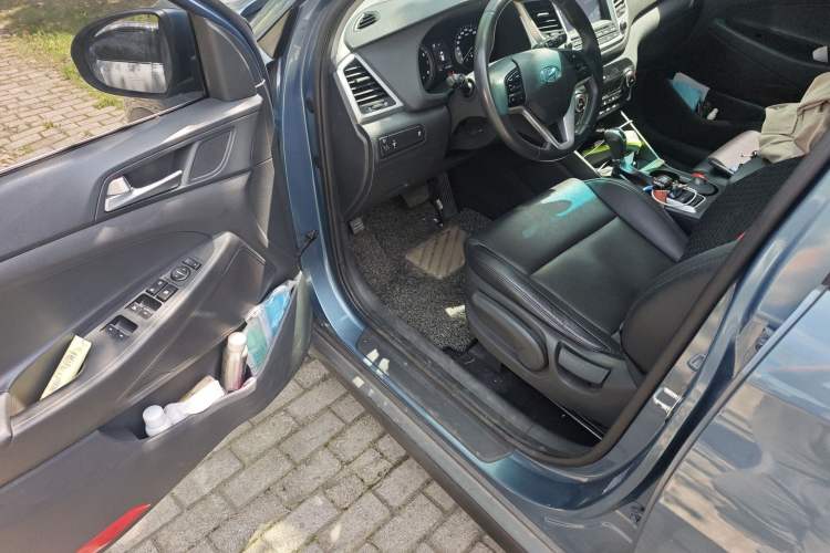 Used Hyundai Tucson 2015 1.6T Dual-Clutch Two-Wheel-Drive Smart Model Driver Seat