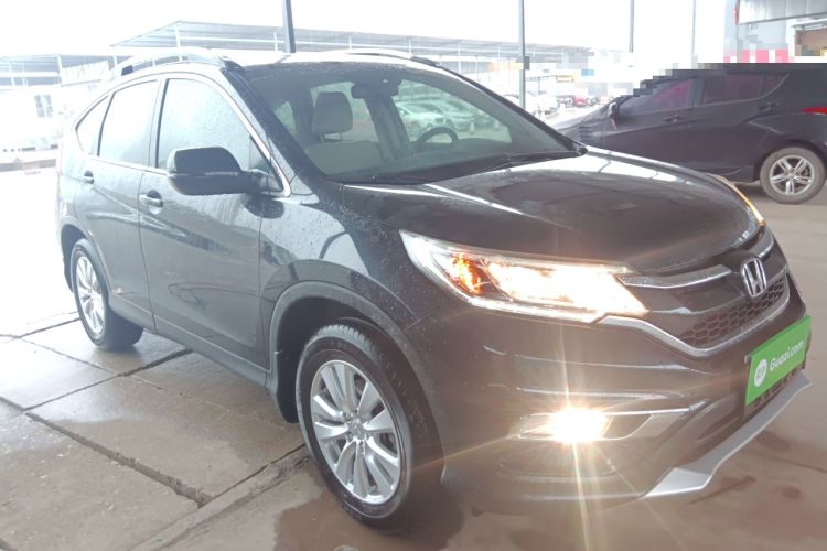 Used Honda CR-V 2016 2.0L two-wheel drive Urban Edition Front Right 45 Deg