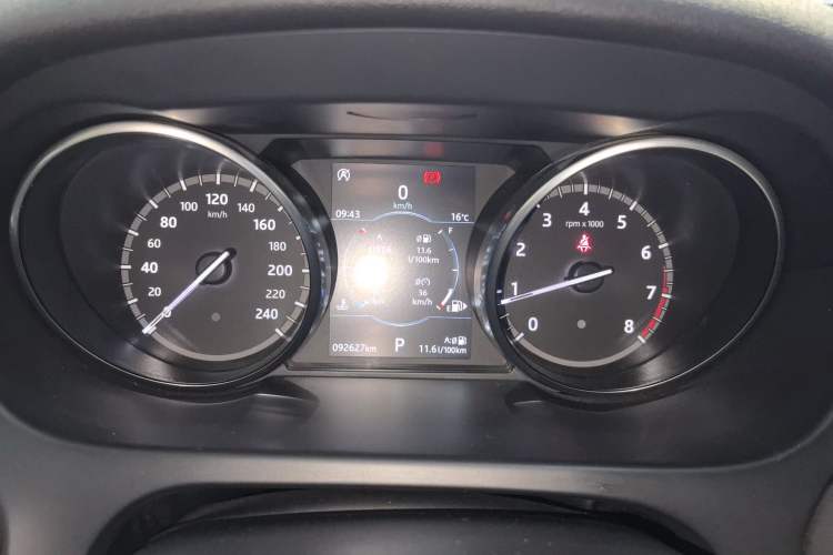 Used Land Rover Discovery Sport 2018 240 PS SE Version Instrument Cluster