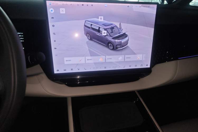 Used Zeekr 009 2024 7-Seater Walk-Through Version Four-Wheel Drive 108 kWh