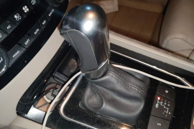 Used Peugeot 508 2013 2.3L 2nd Anniversary Edition Automatic Flagship Model Gear Lever