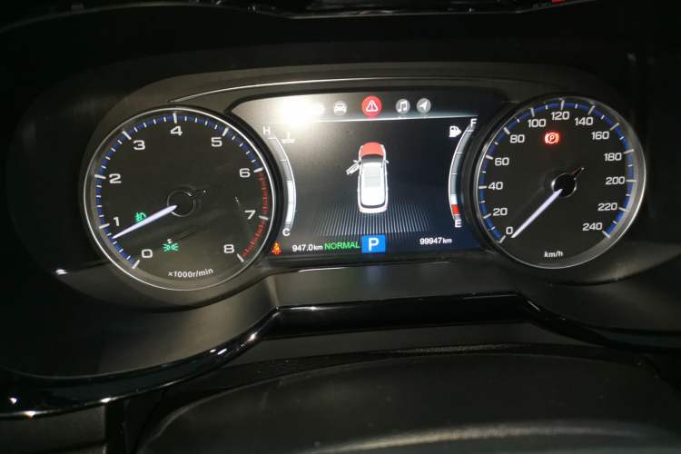 Used GAC Trumpchi GS7 2017 320T Two-Wheel-Drive Luxury Smart Connectivity Model Instrument Cluster