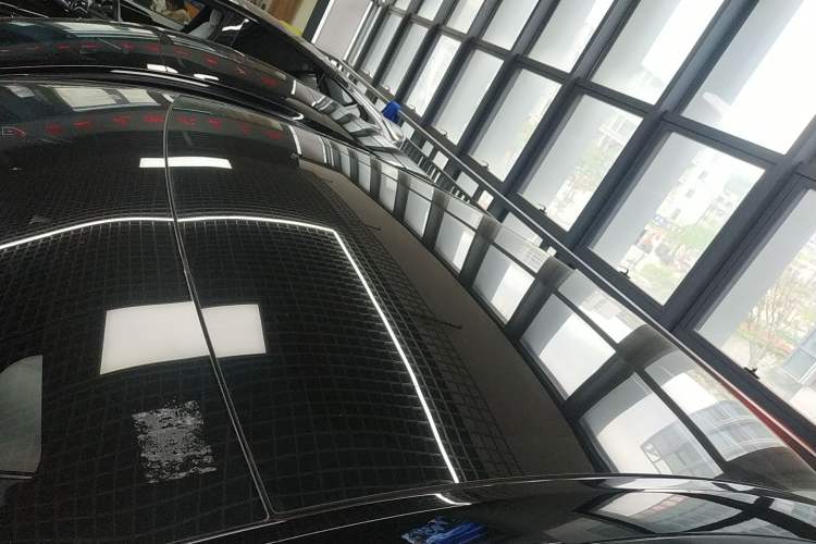 Used Tesla Model Y 2022 Long-Range All-Wheel-Drive Version Roof