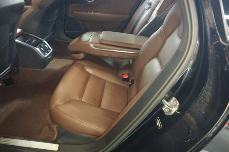 Used Volvo S90 2018 T5 Zhiya Edition
