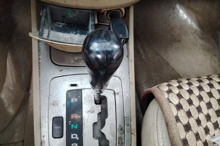 Used Buick Excelle 2011 1.6LX-AT Gear Lever
