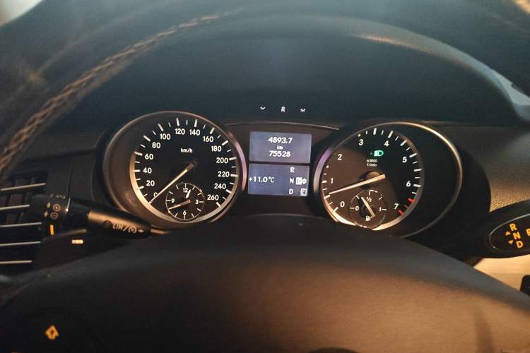 Used Mercedes-Benz R-Class 2014 R 320 4MATIC Business Model