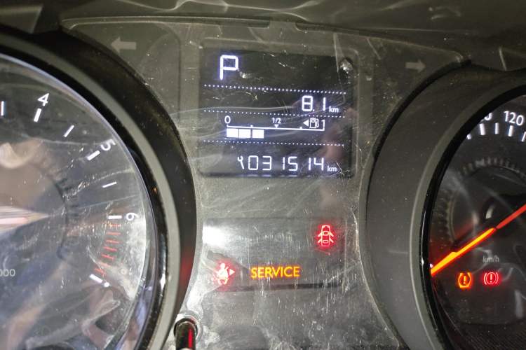 Used Citroen C3-XR 2019 230THP DCT ORIGINS Centennial Deluxe Edition Odometer Close Up