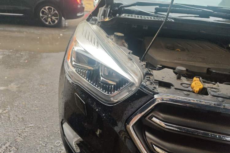 Used Ford Kuga 2019 EcoBoost 180 Two-Wheel-Drive Titanium Plus Model China VI Standard