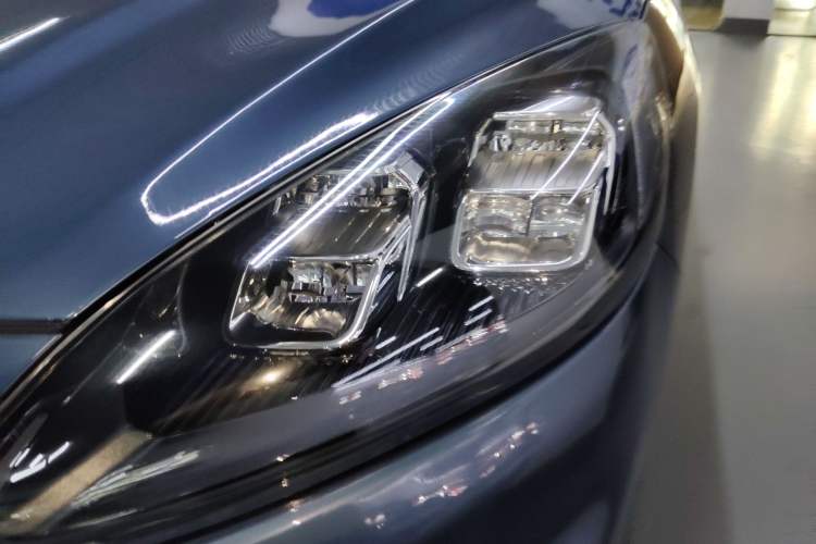 Used Ford Escape 2020 EcoBoost 245 Four-Wheel Drive Titanium Edition Left Front Headlight