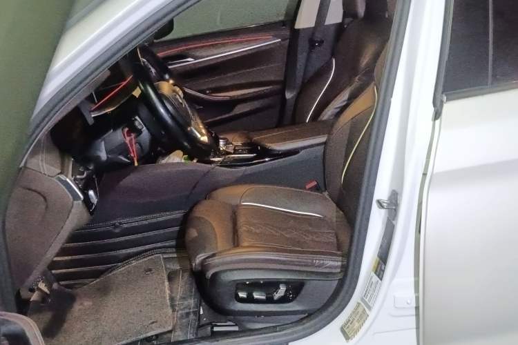 Used BMW 5 Series New Energy 2020 Mileage Upgrade Version 530Le Pioneer Edition Left Front Seat