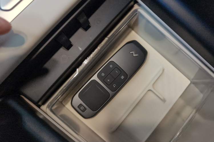 Used ONVO Luxeed L90 2025 Model—Max Six-Seater Version