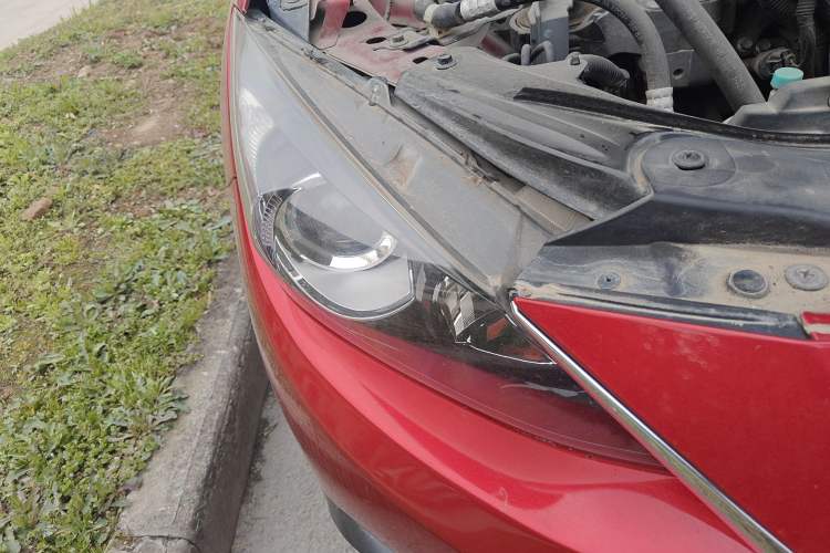 Used Mazda Mazda 3 Axela 2014 Sedan 1.5L Automatic Comfort Model
