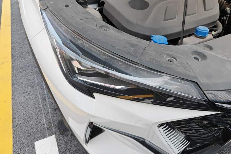 Used CHANGAN OSHAN X5 PLUS 2023 1.5T DCT Navigation Edition Right Front Headlight