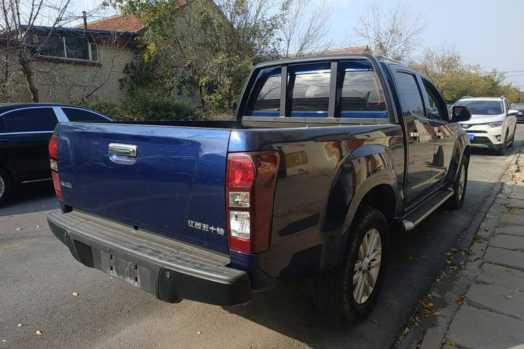 Used Isuzu D-MAX 2020 2.5T Two-Wheel Drive Manual Navigation Version China VI Standard Extended Length JE4D25Q6A