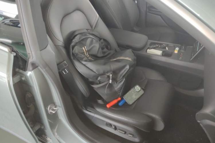 Used Nio ET5T 2023 75 kWh Touring Right Front Seat