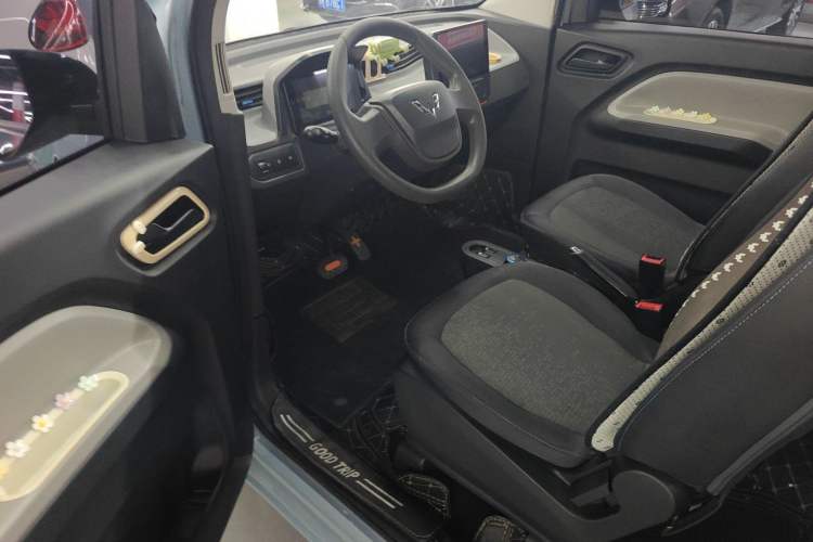 Used Wuling Hongguang MINIEV 2022 Easy Version Lithium Iron Phosphate
