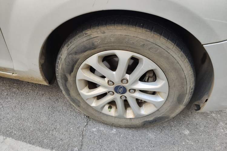 Used Ford Focus 2012 Sedan Classic 1.8L Automatic Fashion Edition
