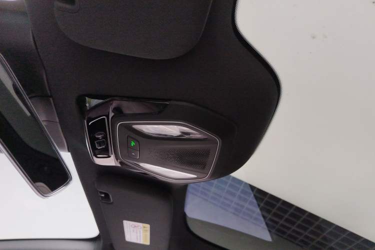 Used Hongqi Tiangong 08 2025 680 Ultra Four-Wheel-Drive Version
