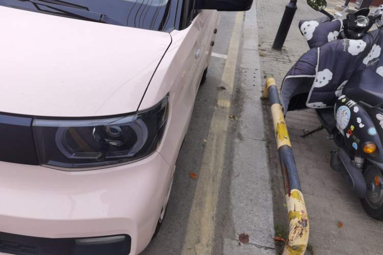 Used Wuling Hongguang MINIEV 2021 Macaron Premium Model – Lithium Iron Phosphate