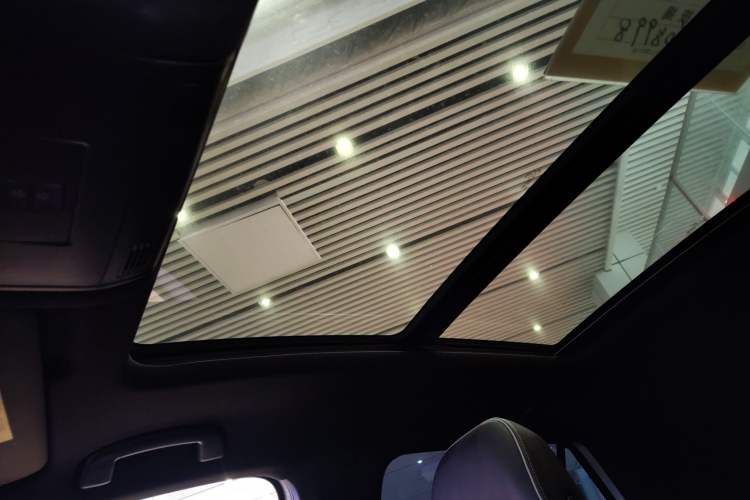 Used Volkswagen T-ROC 2024 300TSI DSG Two-Wheel-Drive Chen Guang Edition