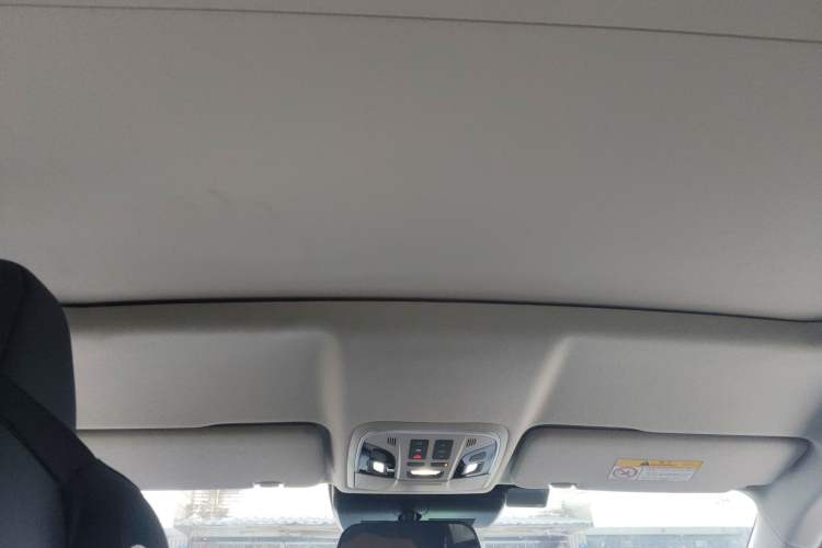 Used Wey VV5 2021 1.5T Two-Wheel Drive Smart Pioneer Headliner