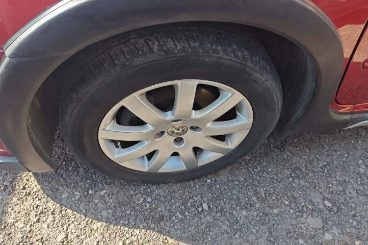 Used Peugeot 307 2013 1.6L Automatic CROSS Left Front Wheel Hub