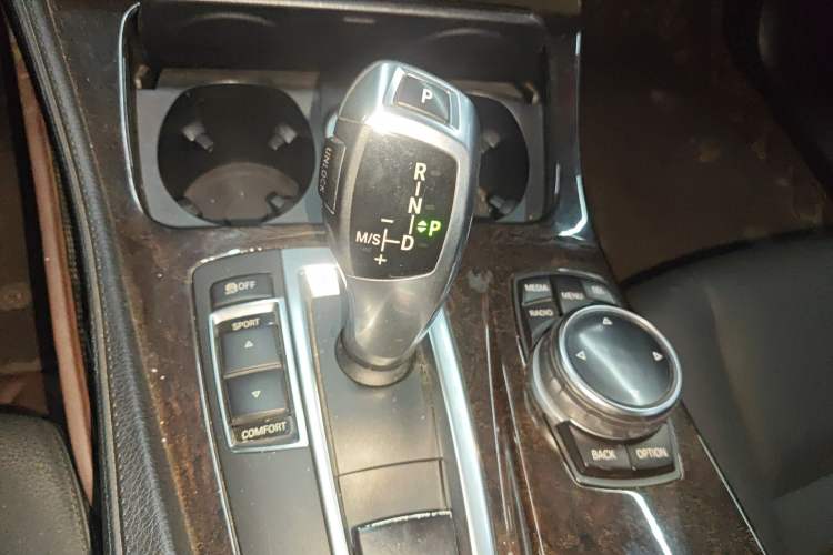 Used BMW 5 Series 2013 530Li Leading Model
