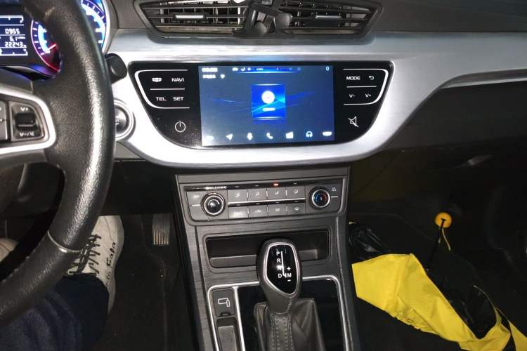 Used Geely Auto Vision 2020 Revised Version 1.5L CVT Asian Games Edition Audio And AC Panel