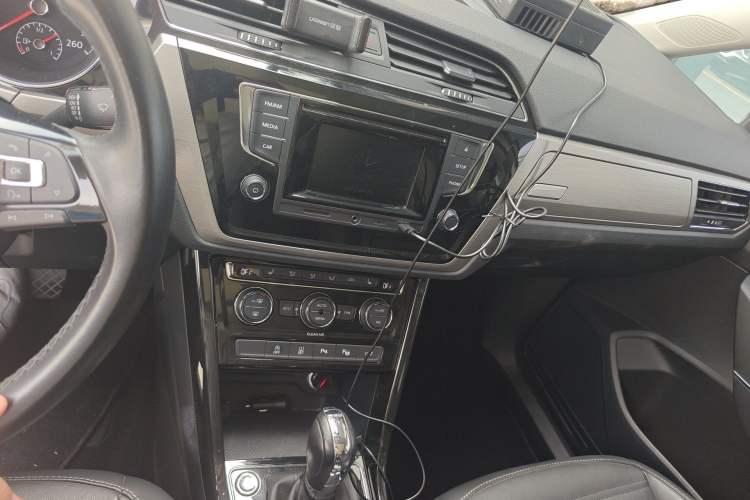 Used Volkswagen Touran 2016 Volkswagen Touran L 280TSI DSG Luxury Edition