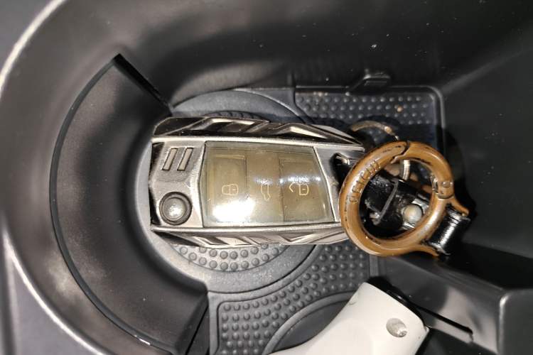 Used Volkswagen Sagitar 2023 300TSI DSG Excellence Edition Vehicle Key