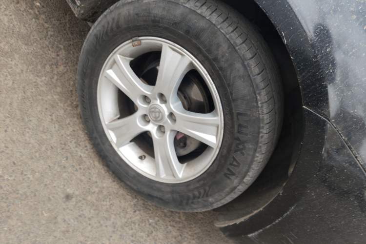 Used Brilliance Junjie FSV 2011 New Edition 1.5L Automatic Comfort Model Right Front Wheel Hub